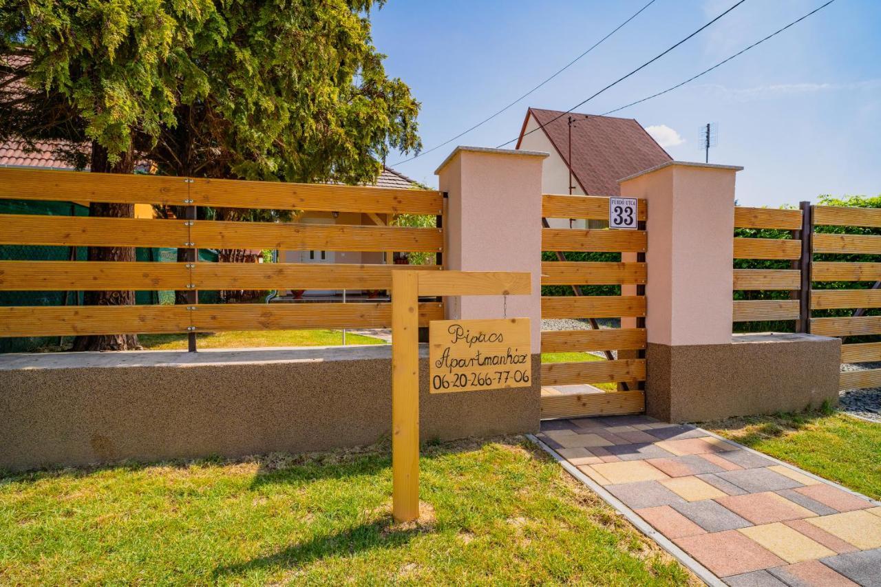 Pipacs Apartmanház Harkány Exterior foto